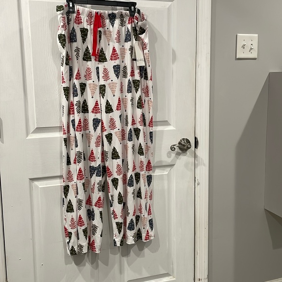 NWT women’s plus s 2x/xxl Christmas pajama pants with pockets. Comfy pants! - Picture 1 of 5